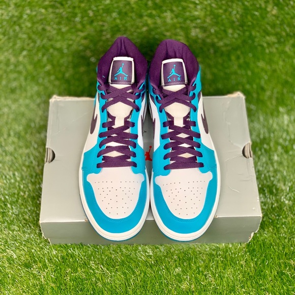 Air Jordan Retro 1 Mid " Hornets" - Picture 8 of 10